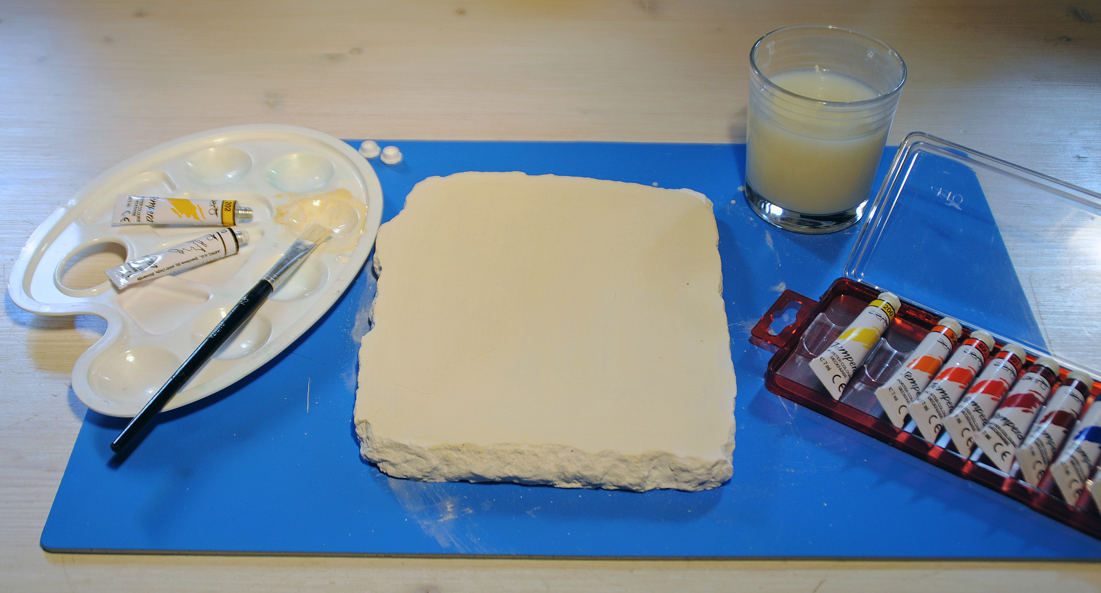 Plaque de plâtre - Trois dames de Knossos