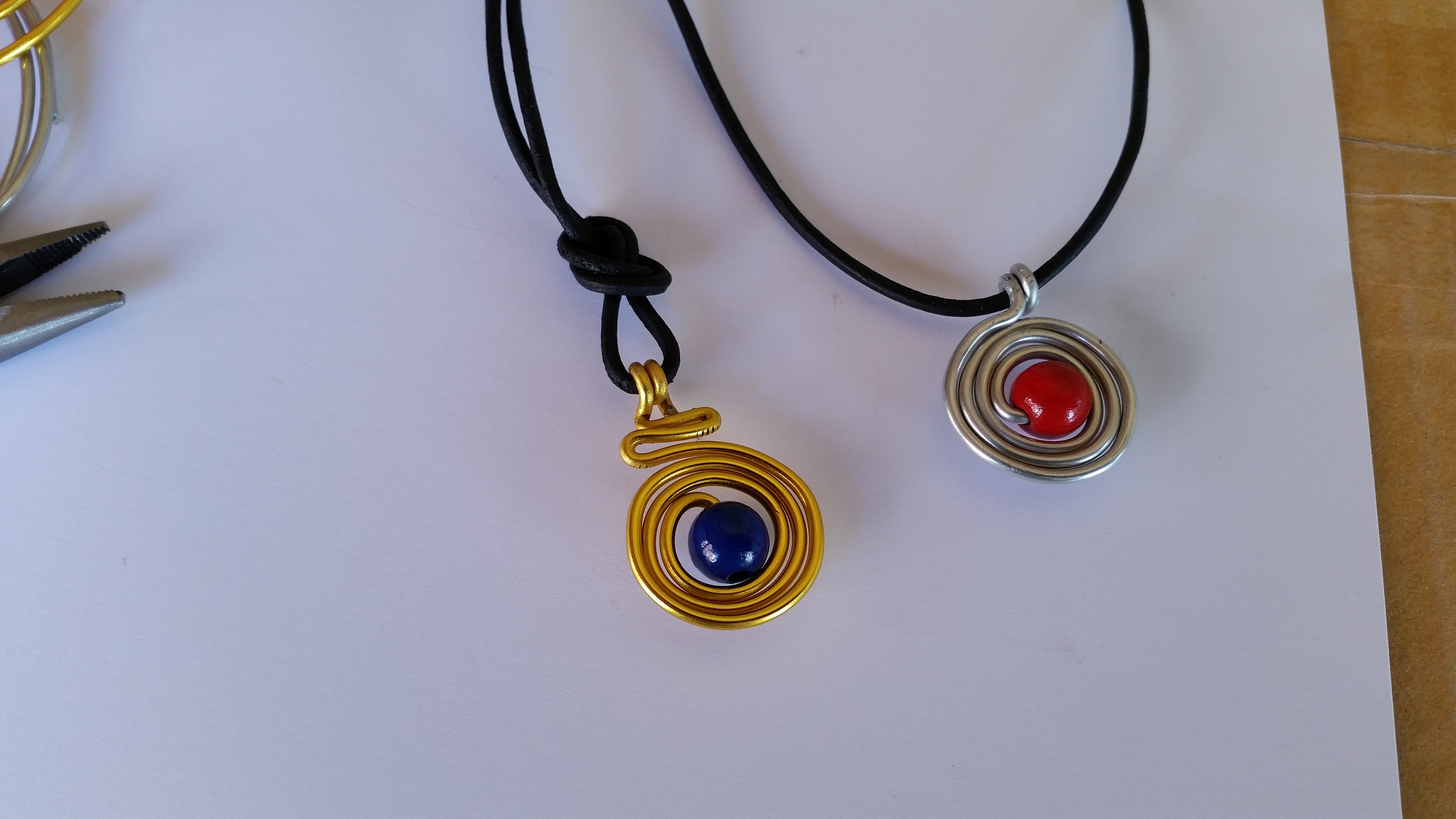 Bijoux en argent serti