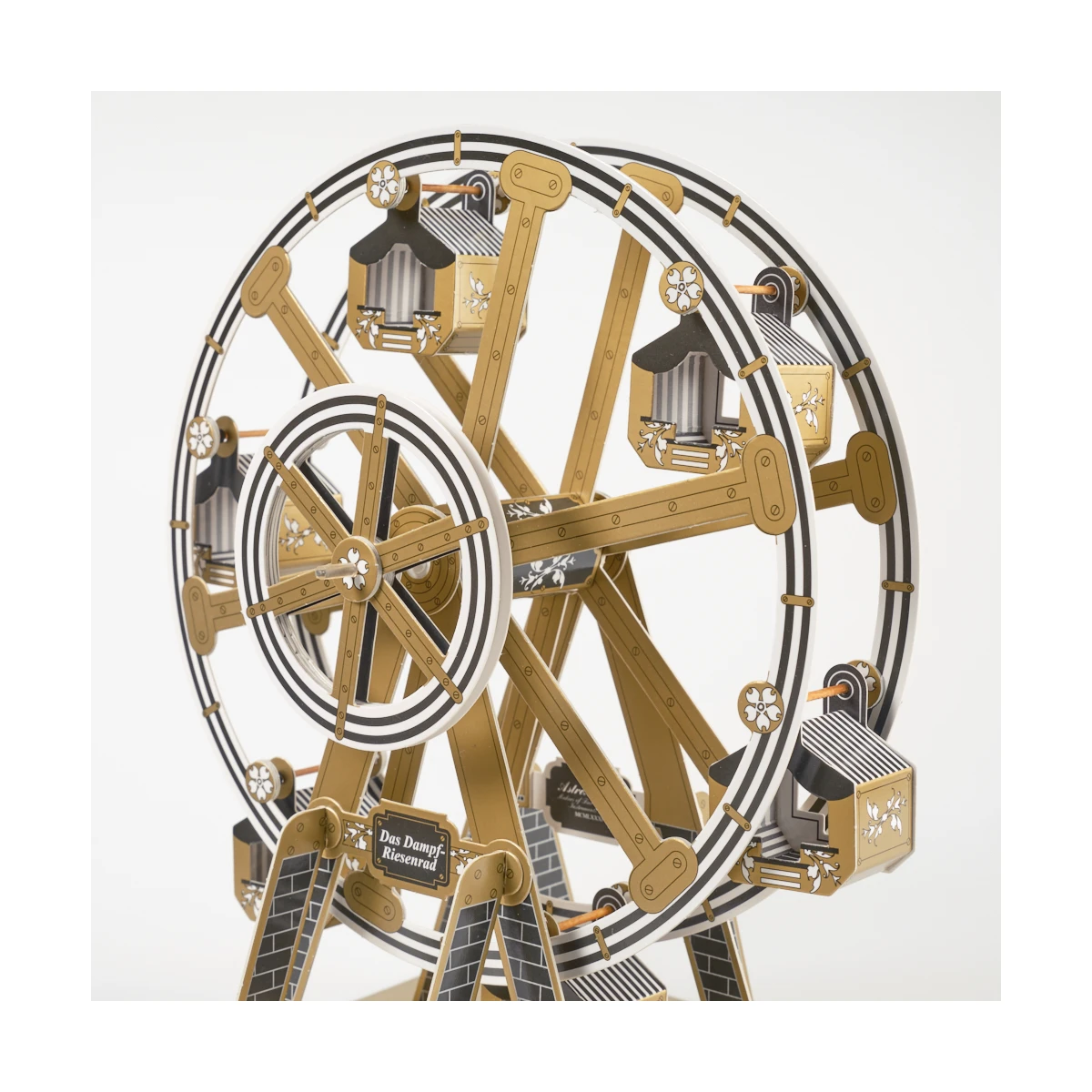 La machine à vapeur et la grande roue dans un ensemble - AsdtroMedia